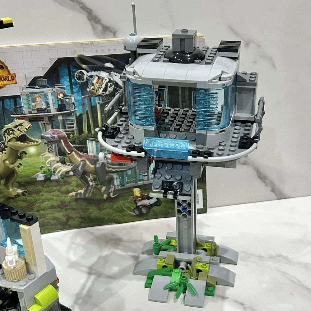 LEGO Jurassic World: Giganotosaurus & Therizinosaurus Attack (76949) COMPLETE